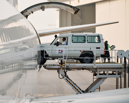  Dubai Humanitarian facilitates third airlift as part of Ebola outbreak response efforts in coordination with European Union